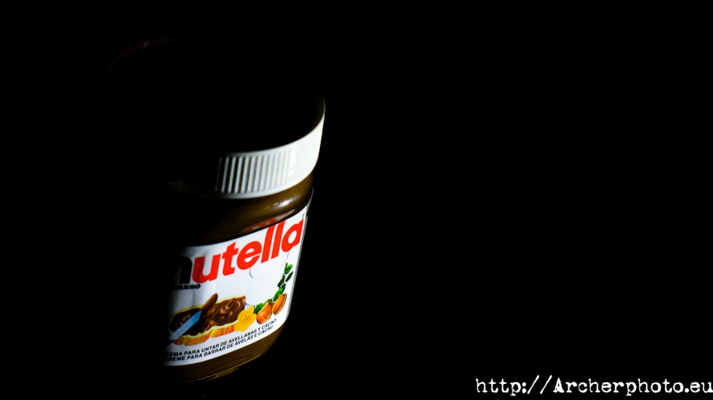 Peligrosísimo bote de Nutella a punto de envenenar a 7000 millones de personas.