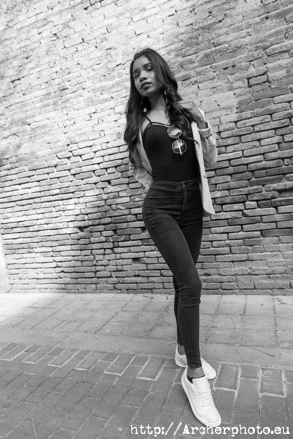 Portrait of Sara in Valencia, by Archerphoto, black and white.