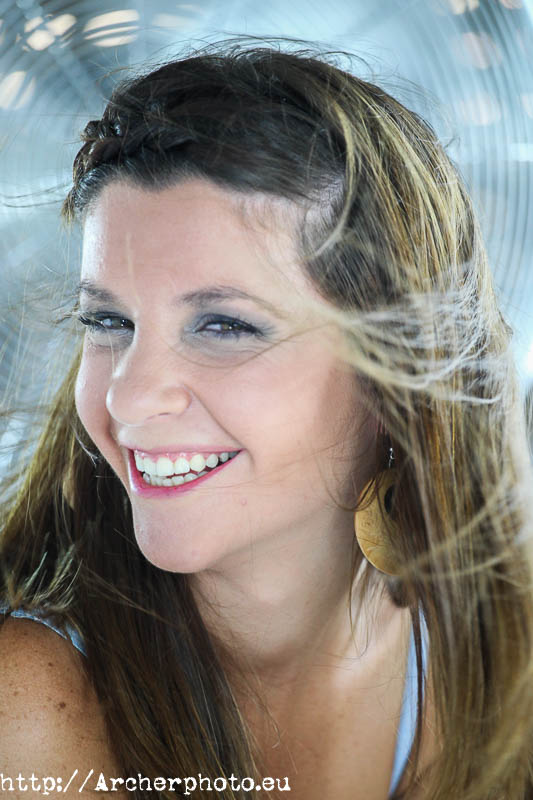 Chica sonriendo. Autoestima y fotografía, imagen de Archerphoto, fotógrafo en València