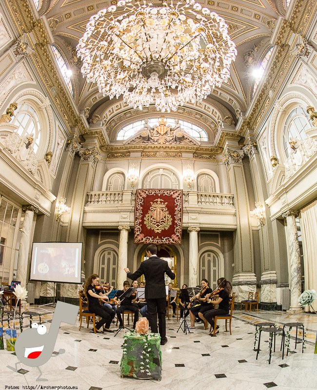 Scordae, orquesta sinfónica infantil en el Ayuntamiento de Valencia por Archerphoto, fotógrafo profesional
